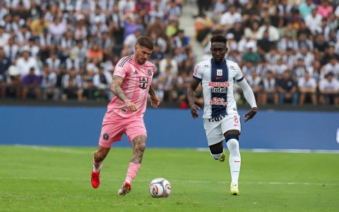 Eryc Castillo es titular habitual en Alianza Lima.