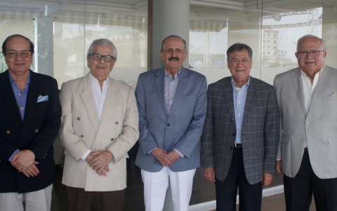 Nelson Padilla, Bolívar Maldonado, Luis Platón, Eduardo Lozano y Carlos Lozano.
