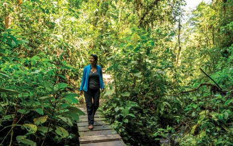 El avistamiento de aves y la observación de flora y fauna son actividades frecuentes en la localidad.
