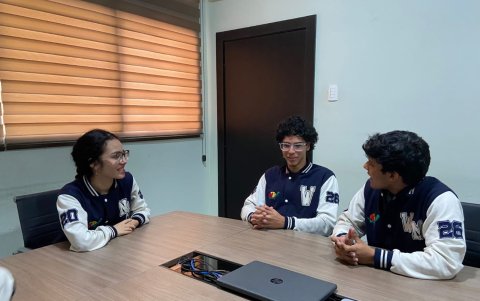 Los testimonios coinciden en que la formación académica debe traducirse en impacto social y aporte concreto a sus comunidades.