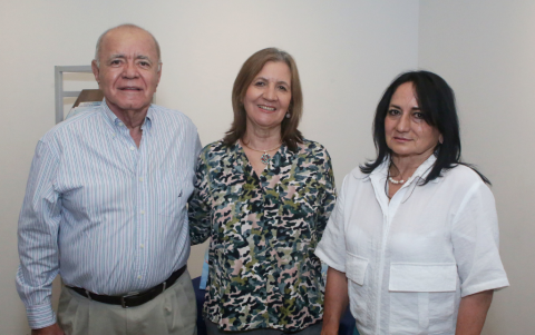Carlos Jurado, Olivia Cornejo de Jurado y Raquel Rodríguez.