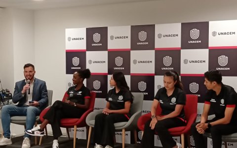 De izquierda a derecha: los deportistas Kiara Rodríguez, Nataly Revélo, Glenda Morajón y David Hurtado compartieron un conversatorio con la prensa.