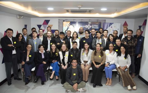 El encuentro fue concebido como un verdadero laboratorio de ideas. HumanIA propone un espacio donde pensar, cuestionar y dialogar colectivamente.