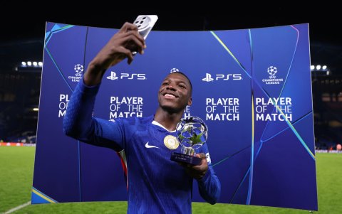 El ecuatoriano Moisés Caicedo figura del Chelsea.