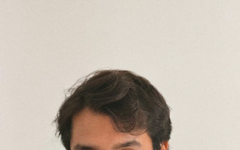 Francis Tama es un fotógrafo ecuatoriano que disfruta la fotografía análoga.