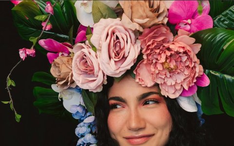 La cantante Shalom Mendieta cree que escuchar música en vinilo es una experiencia integral.