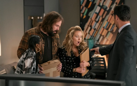 Jazz Raycole, Angus Sampson, Becki Newton y Manuel García-Rulfo, para El Abogado de Lincoln