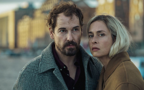Simon (Felix Kramer) y Meret (Susanne Wolff)