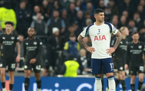 Cuti Romero reacciona durante el partido ante Manchester City que terminó igualado 2-2.