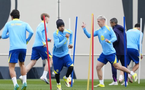 Lamine Yamal iniciaría en la banca de suplentes.