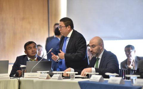 El abogado Stalin Raza es quien realizó la vocería de Mario Godoy durante su juicio político en la Comisión de Fiscalización.