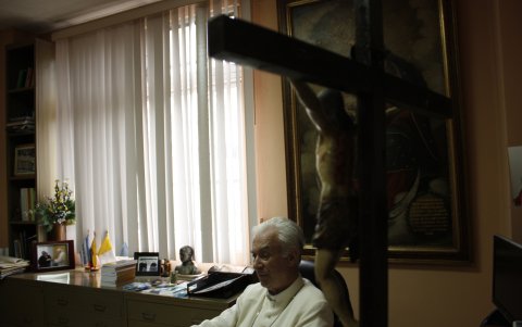 El exarzobispo Antonio Arregui generó controversia por sus declaraciones sobre el matrimonio igualitario, lo que abrió debates entre sectores religiosos y colectivos.