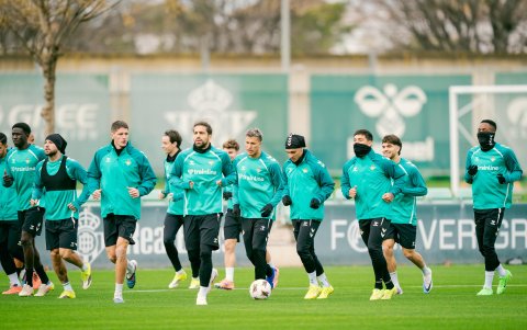 Real Betis irá con equipo estelar ante Atlético Madrid.
