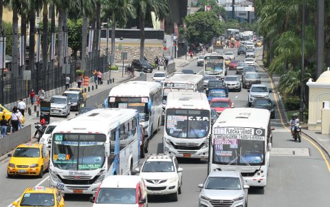 Tarifa del pasaje en Guayaquil reabre debate sobre calidad del transporte público