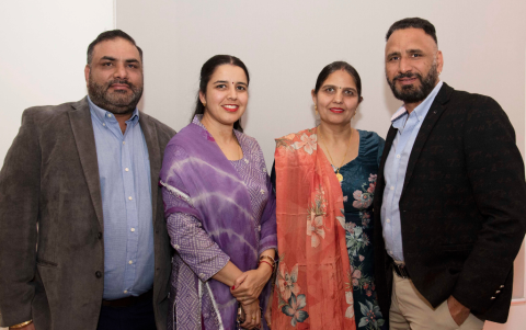 Sukhjinder Boparai, Manjinder Kaur, Hardeep Kaur y Sukhjit Boparai.