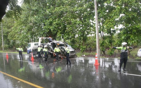 Dos personas murieron en un accidente de tránsito ocurrido en la vía a la costa, la mañana de este sábado 7 de febrero.
