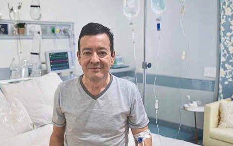 Manuel Castillo, paciente con amiloidosis hereditaria, ganó una acción de protección pero aún no recibe su medicamento.