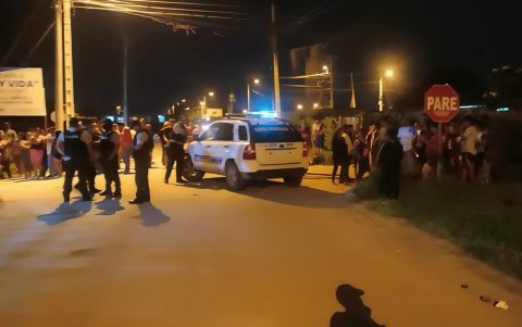 En Huaquillas, los restos humanos de una persona aparecieron en una funda negra con un panfleto.