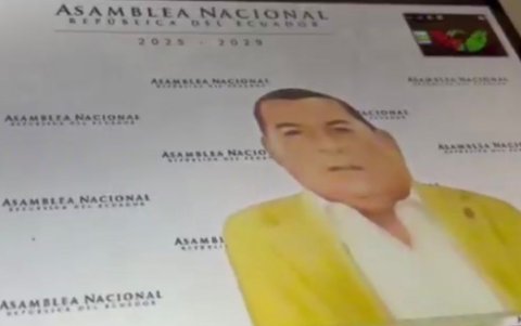 Jorge Chamba usó un dibujo de su rostro para conectarse a una sesión virtual de la Asamblea Nacional