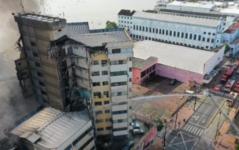 Edificio Multicomercio queda din uso tras incendio.