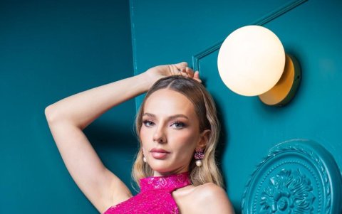 Modelo, comunicadora y maquilladora.