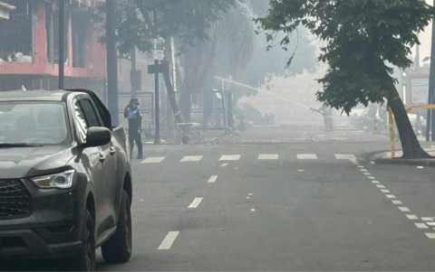 Incendio en el edificio Multicomercio en Guayaquil.