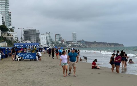 Las playas de Manta esperan una masiva presencia de turistas durante el feriado de Carnaval