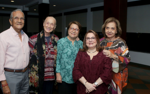 Alberto García, Marina Salvarezza, Cecilia de Gálvez, Gabriela Gálvez y Cynthia de Gálvez.