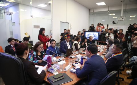 La Comisión de Fiscalización aprobó el informe sobre el juicio a Godoy la noche del 13 de febrero de 2026.