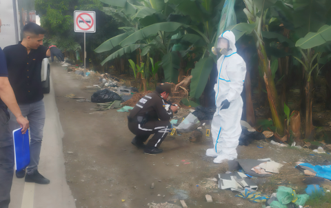 Forenses analizan uno de los fallecidos en El Oro.
