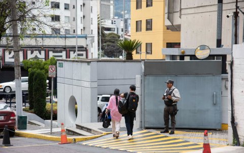 Garitas. La instalación de esas estructuras cerca de los condominios genera una percepción de protección, aseguran los administradores.