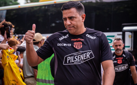 El técnico venezolano César Farías buscará en Loja su primera victoria en condición de visita.