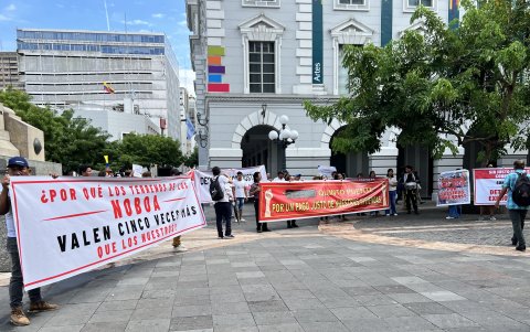Margarita Vidal, Margarita Alvarado de Vidal y María Eugenia Cueva.