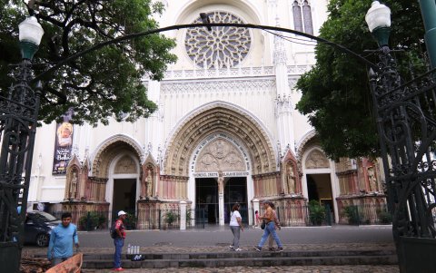 El montaje para el espectáculo ya está listo en la capital. Se espera la asistencia de alrededor de 20 mil personas.