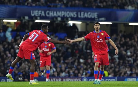 En el norte y en el sur los vehículos se quedaron dañados a causa del aguacero.