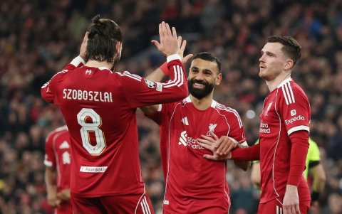 Liverpool busca sorprender a PSG en su casa.