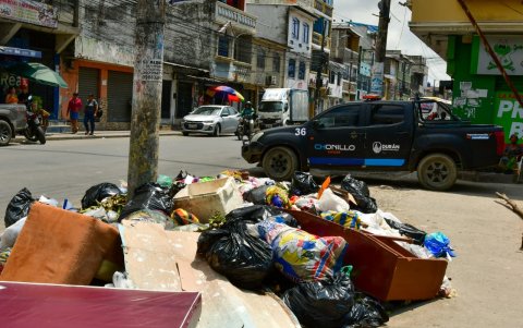 Entre basura, agua estancada y obras ausentes, la ciudad acumula problemas, según denuncian a EXPRESO los habitantes de Durán.
