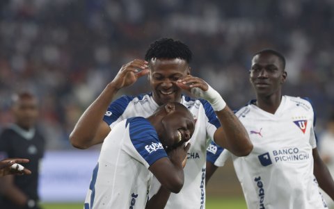 Corozo y Estradas son armas ofensivas de LDU.