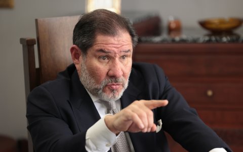 Eduardo Carmigniani es un abogado con más de 32 años de ejercicio profesional y reconocido como uno de los mejores litigantes del país.