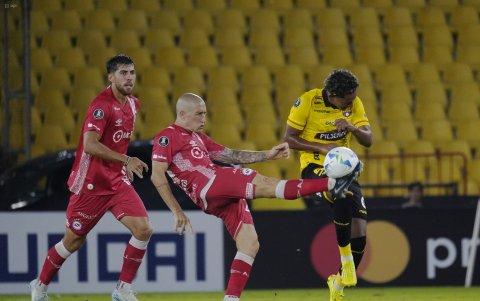 Argentinos Juniors se llevó una victoria de 1-0 en Guayaquil.