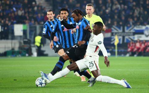 Moisés Caicedo comandará el mediocampo del Chelsea ante PSG.