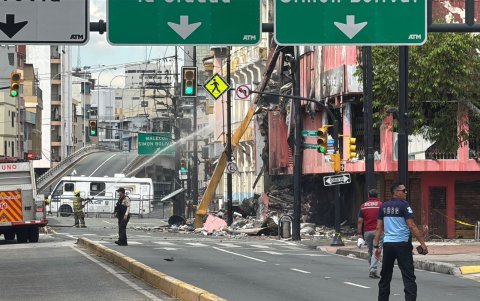 Los uniformados volvieron a realizar labores en el Multicomercio.