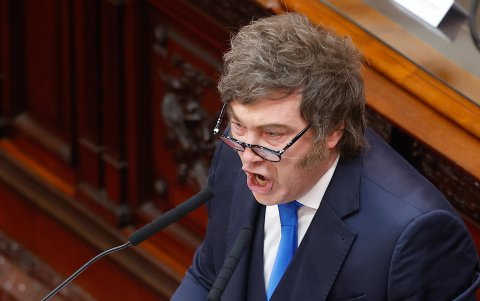 La AMC colocó sellos de suspensión de obra, pero eso no ha impedido que la construcción avance.