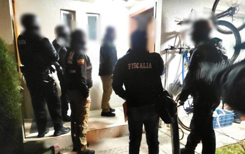 La Fiscalía realizó un allanamiento en Pomasqui, norte de Quito, como parte de la investigación por la presunta difusión del informe León de Troya.