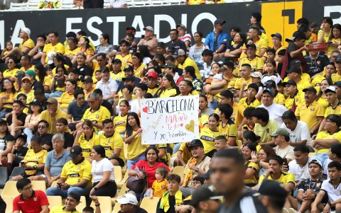 El Estadio Monumental luce un marco espectacular para el enfrentamiento entre Barcelona SC y Emelec por LigaPro.