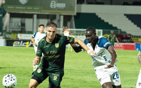 En la primera fecha de LigaPro, las gradas del estadio 9 de Mayo de Machala lucieron parcialmente llenas, en el compromiso entre Orense y Liga de Quito.