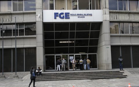 El periodo de un fiscal general del Estado es de seis años.