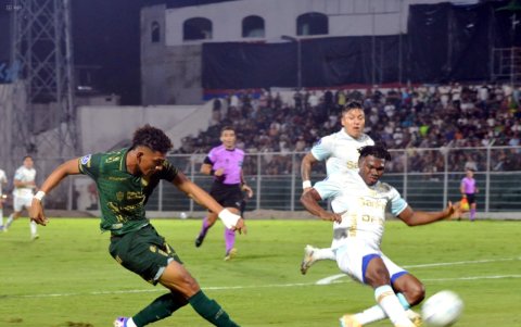 Macará logró contener los embates de Orense y dar el golpe de nocaut para avanzar a la fase de grupos.