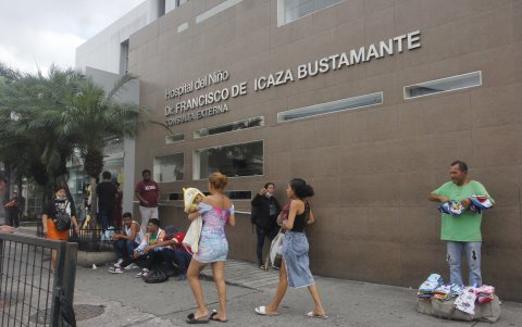 Vista del Hospital Pediátrico Francisco Icaza Bustamante, uno de los principales centros de salud de la ex Zonal 8 antes de su transición al modelo provincial del MSP.