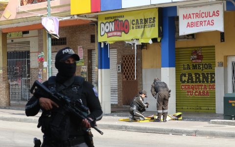 Atentado. La semana pasada un artefacto explosivo fue detonado en un plantel. Versiones extraoficiales aseguran que este tendría vínculos con allegados de la ahora exalcaldesa.